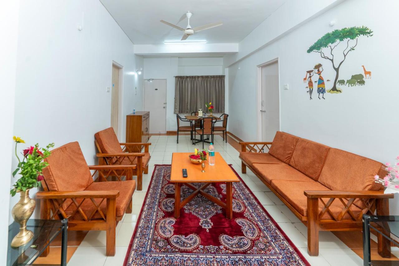 Hotel Green Field Satara Bagian luar foto