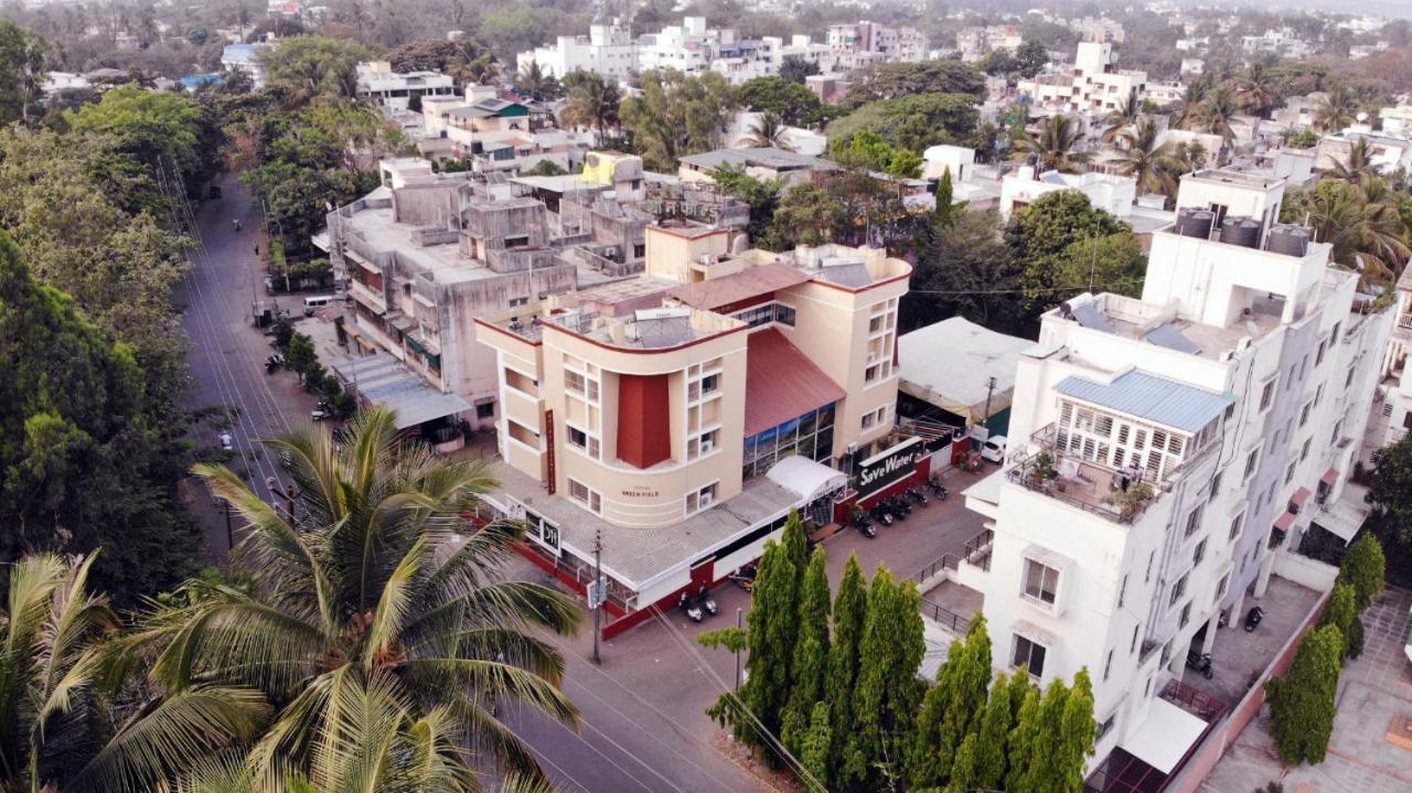 Hotel Green Field Satara Bagian luar foto