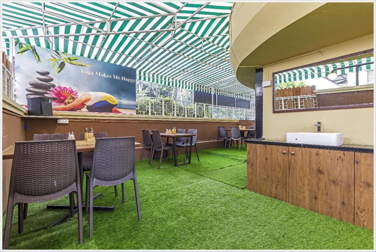 Hotel Green Field Satara Bagian luar foto