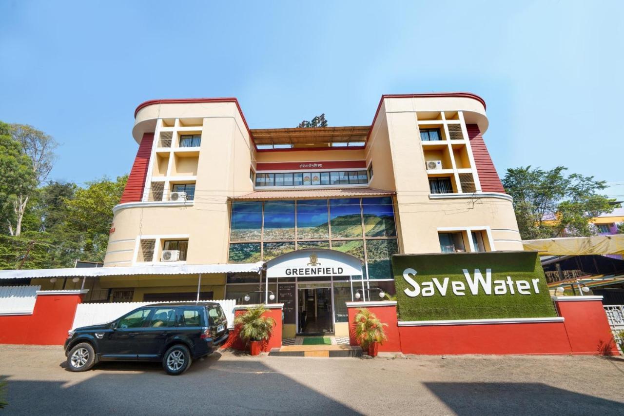 Hotel Green Field Satara Bagian luar foto