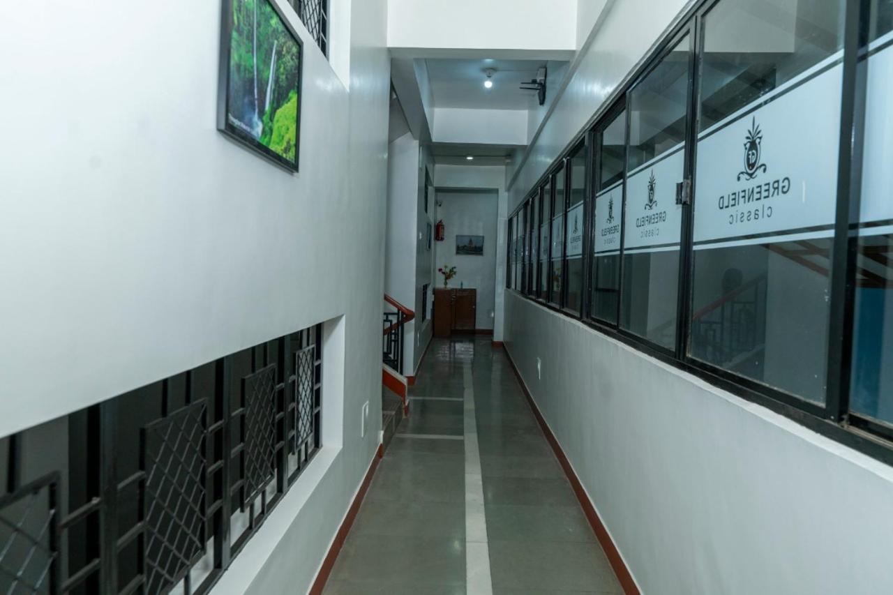 Hotel Green Field Satara Bagian luar foto