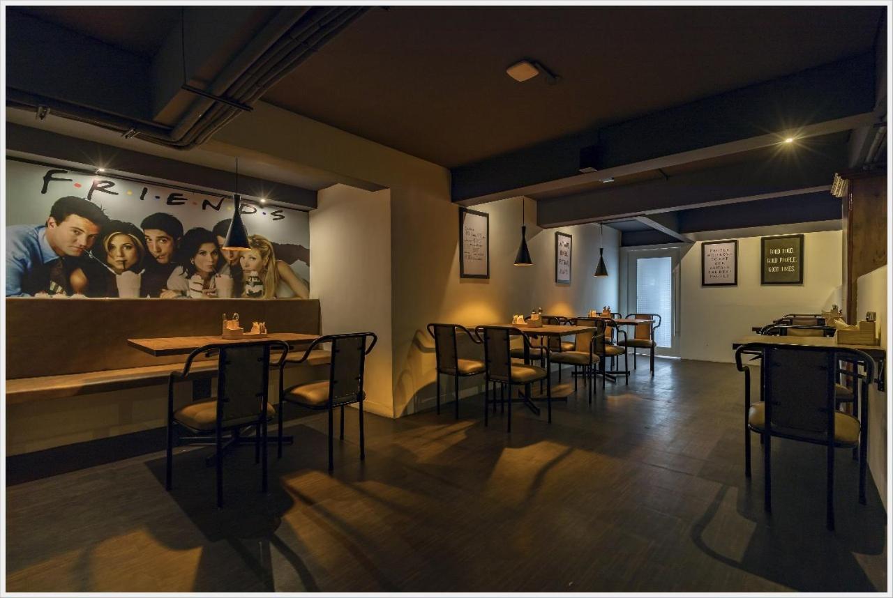 Hotel Green Field Satara Bagian luar foto